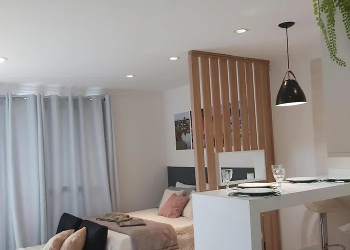 Lindo Studio Equipado Em Apartamento Clube Com Academia E Conforto No Centro De Curitiba - Mid Home, Brasil