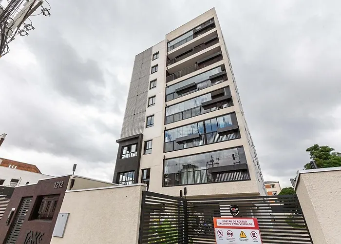 Apartamento Central próximo ao Shopping Estação, UTFPR e FAE Curitiba, Brasil