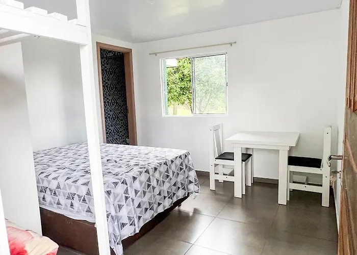 Casa inteira em chácara, 20 min centro. Vila Curitiba, Brasil