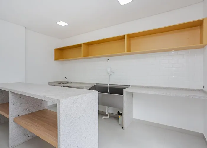 Aconchego para a família Piscina, Academia e Coworking Curitiba, Brasil