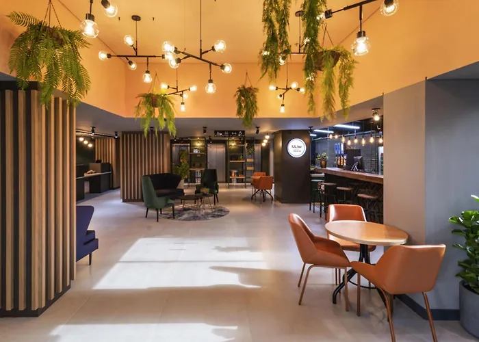 Ibis Curitiba Batel Hotel