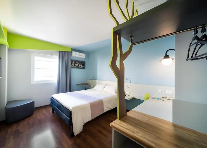 Ibis Styles Curitiba Centro Civico Hotel